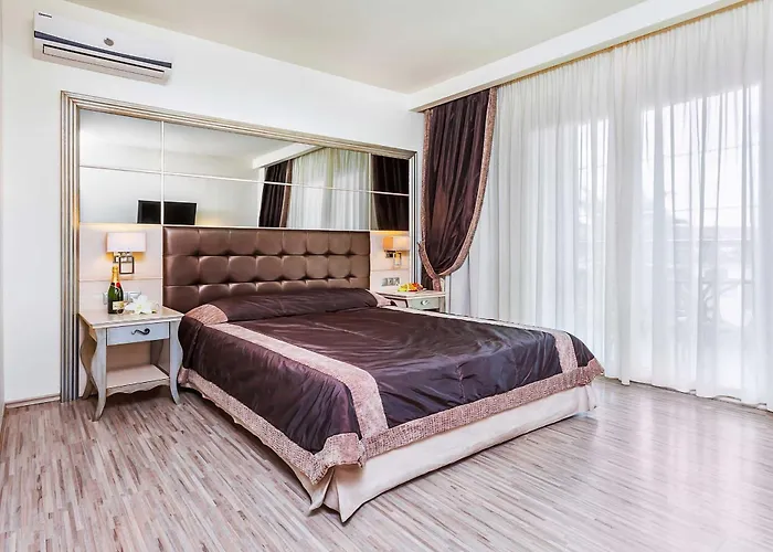 Elinotel Apolamare Hotel
